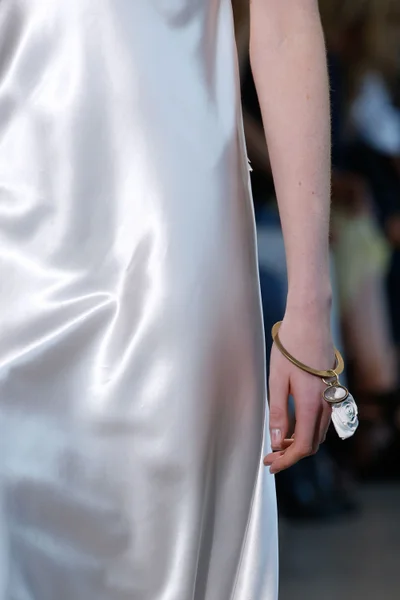 Look 5